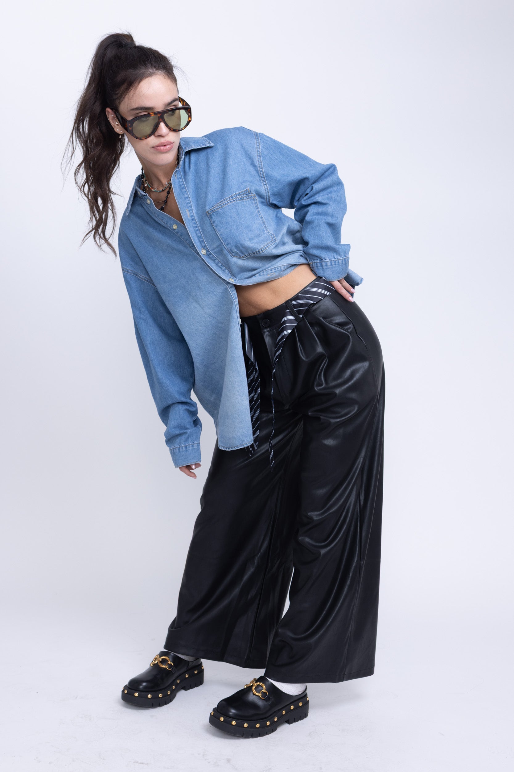 מכנס דמוי עור אלכס שחור