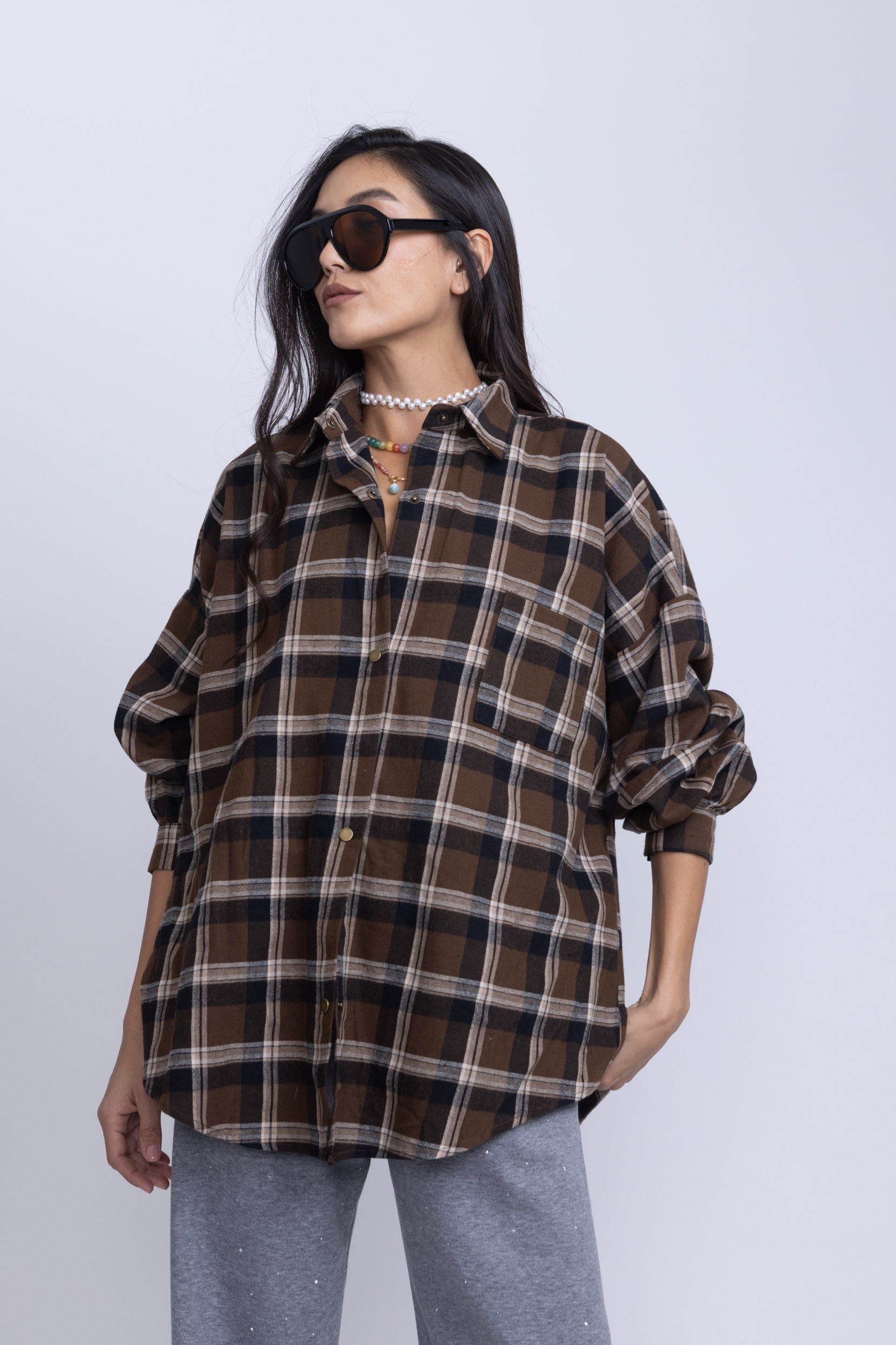 מכופתרת אייזק משבצות חום