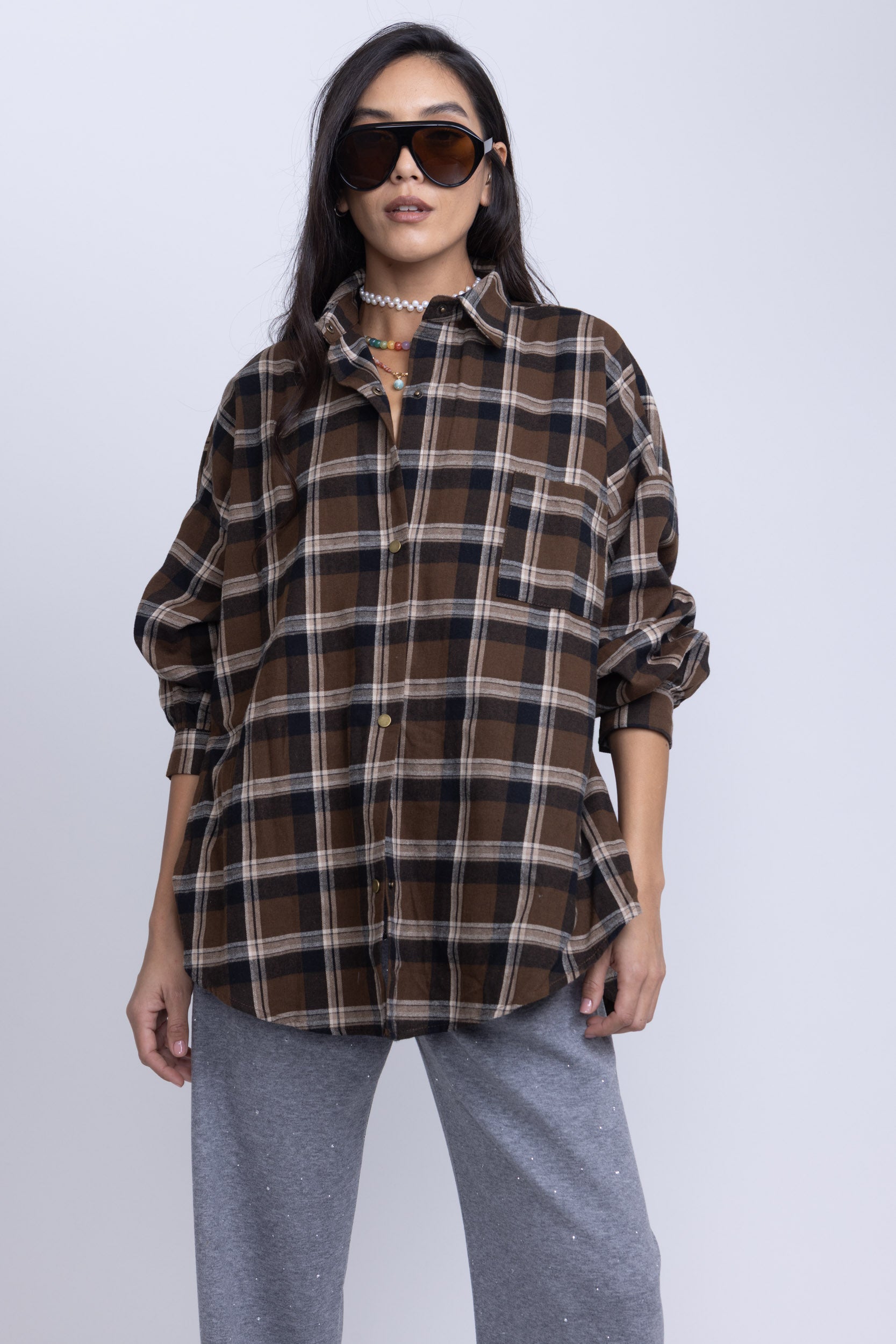 מכופתרת אייזק משבצות חום