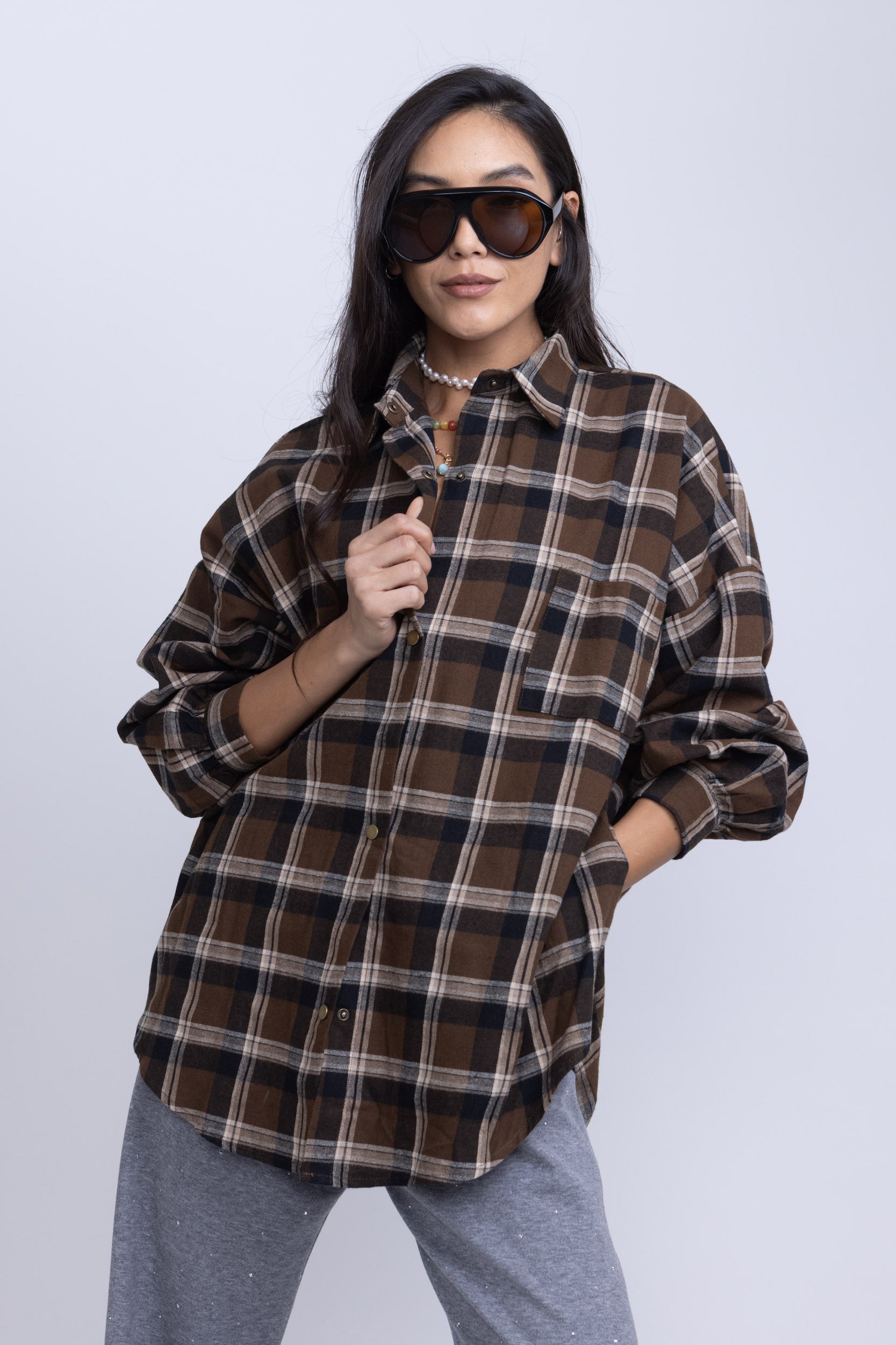 מכופתרת אייזק משבצות חום