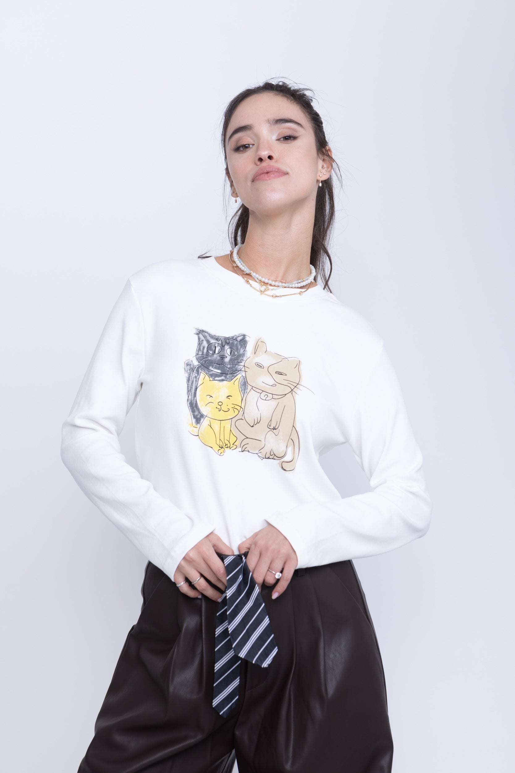 חולצת קיטי ש.ארוך