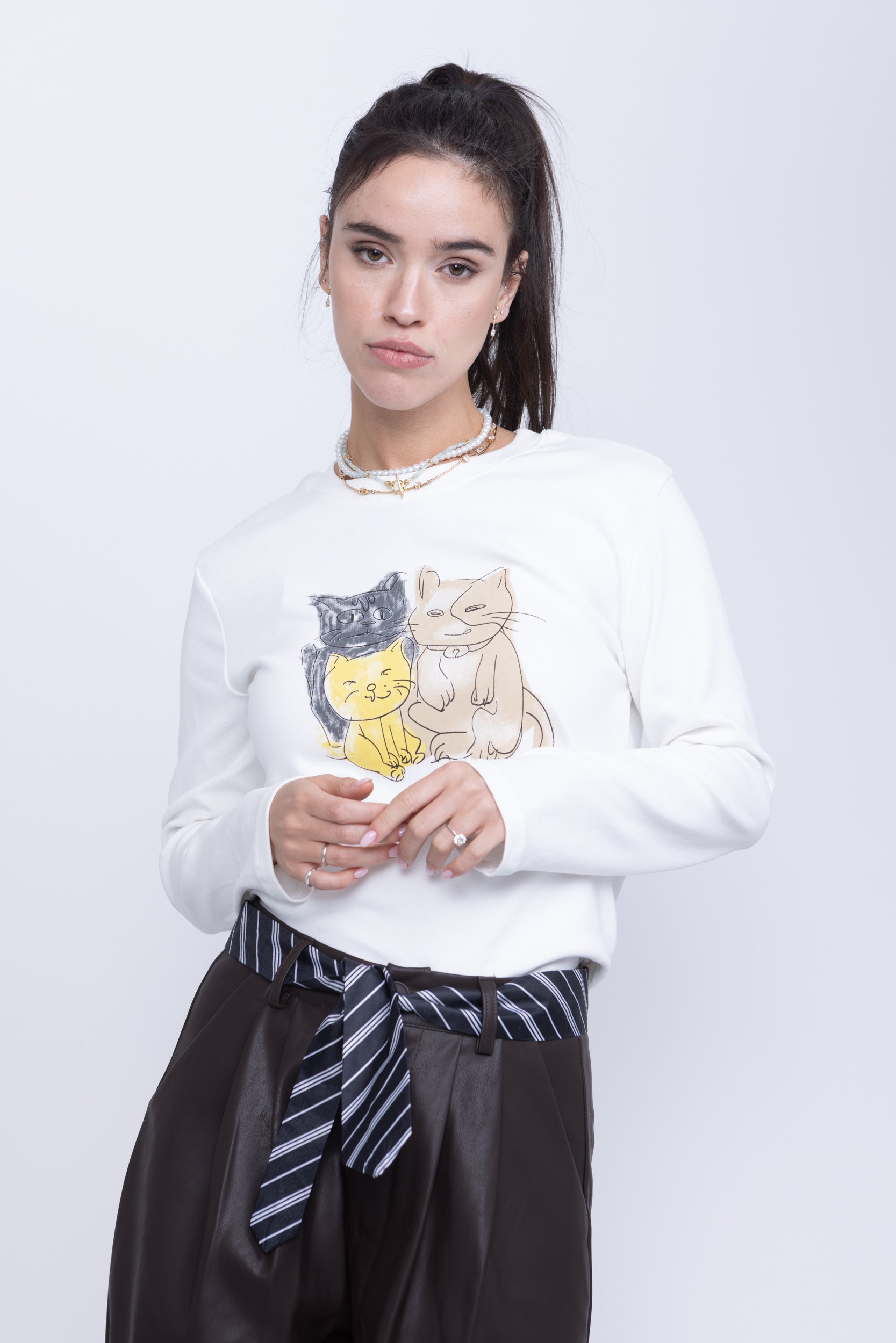 חולצת קיטי ש.ארוך