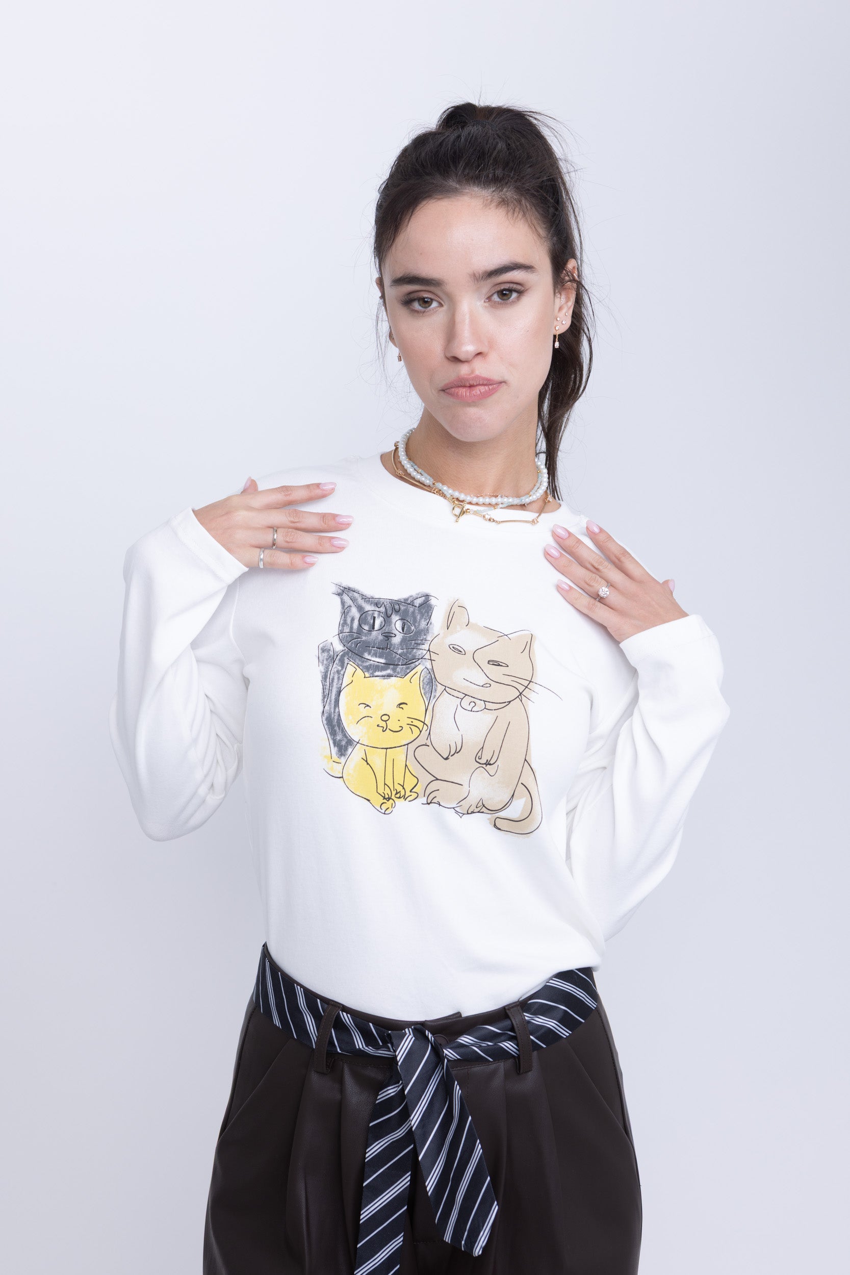 חולצת קיטי ש.ארוך