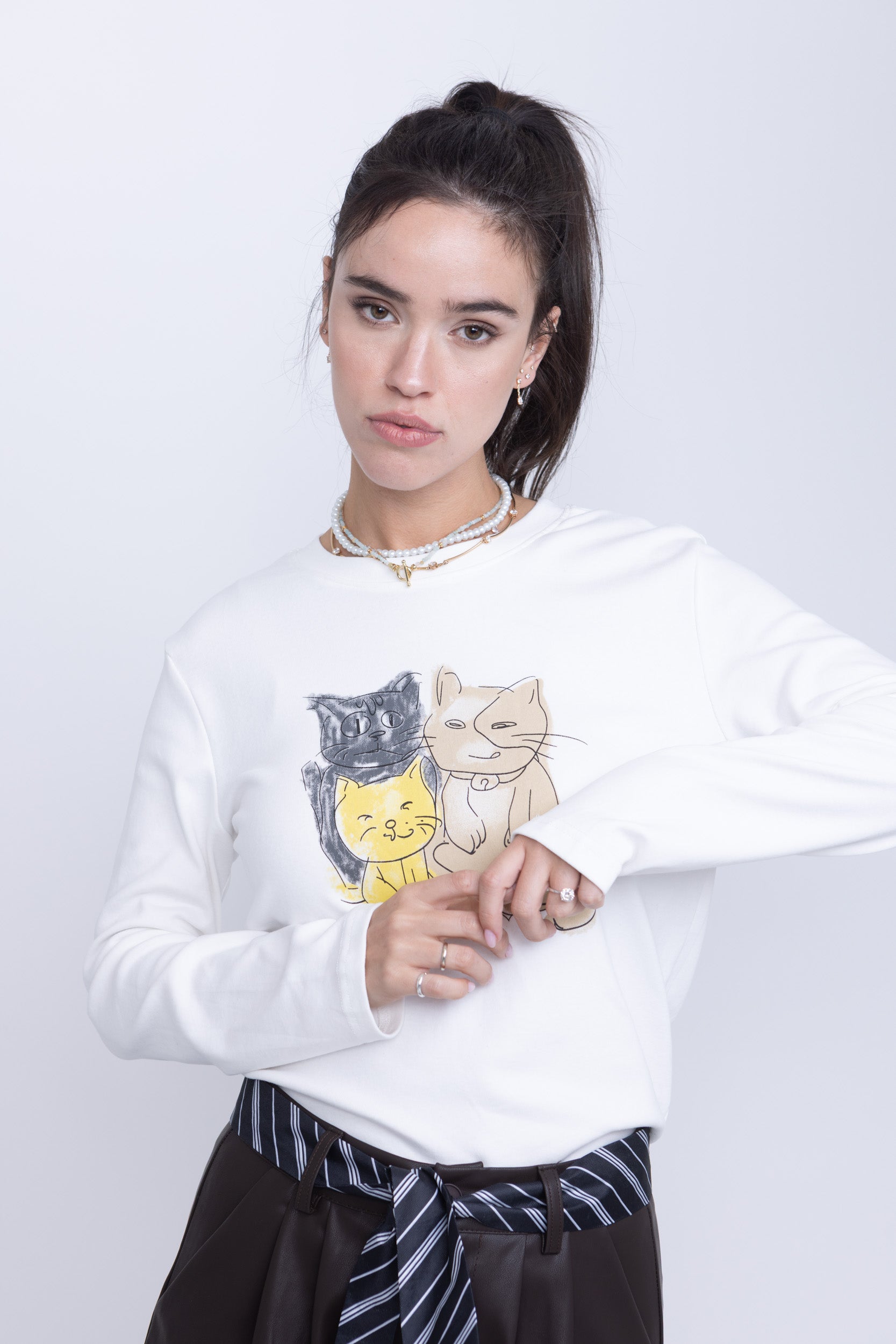 חולצת קיטי ש.ארוך