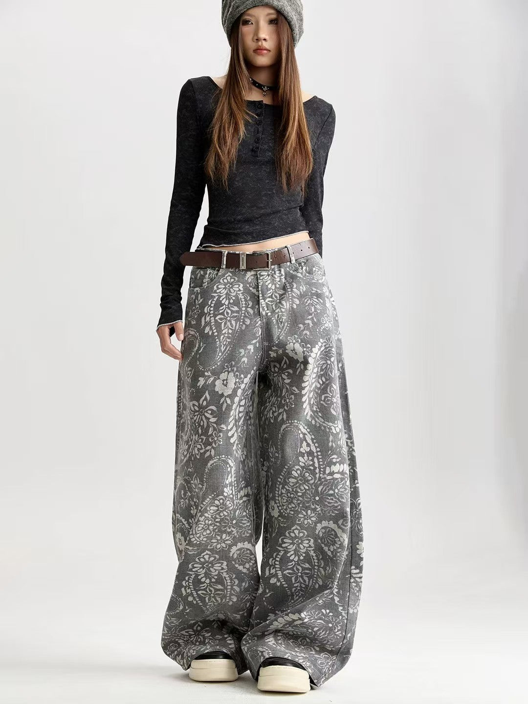 ג׳ינס היילי בנדנה שחור