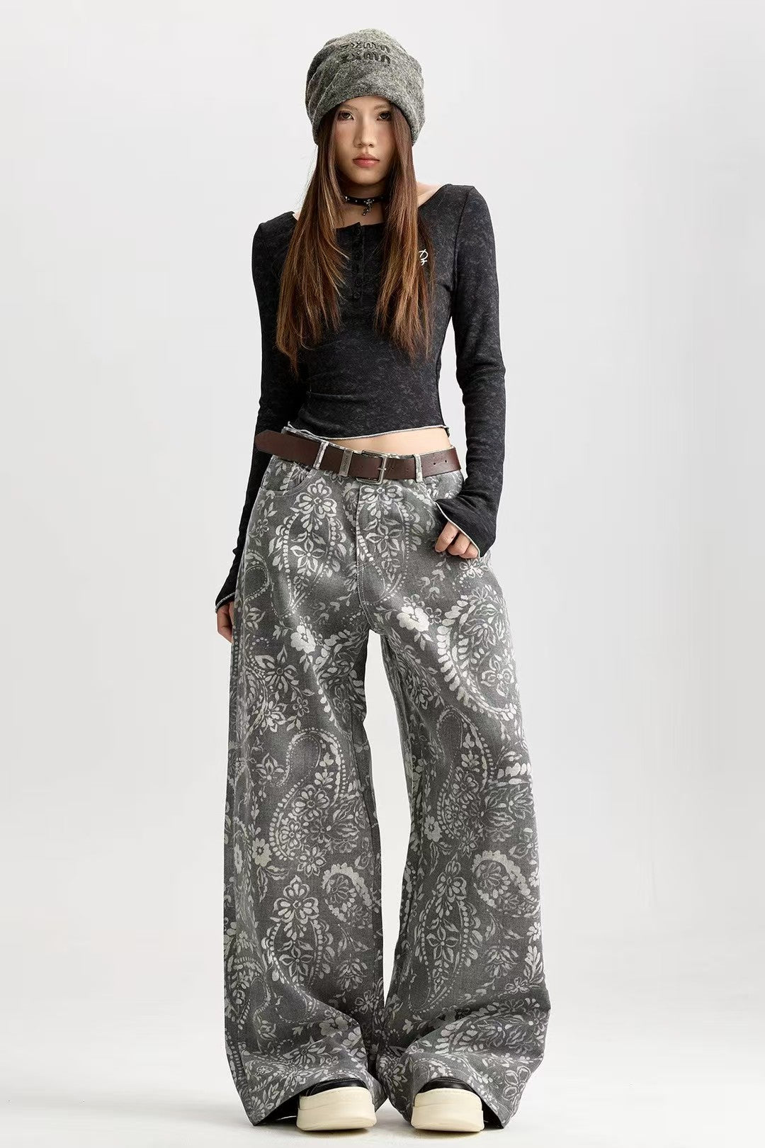 ג׳ינס היילי בנדנה שחור