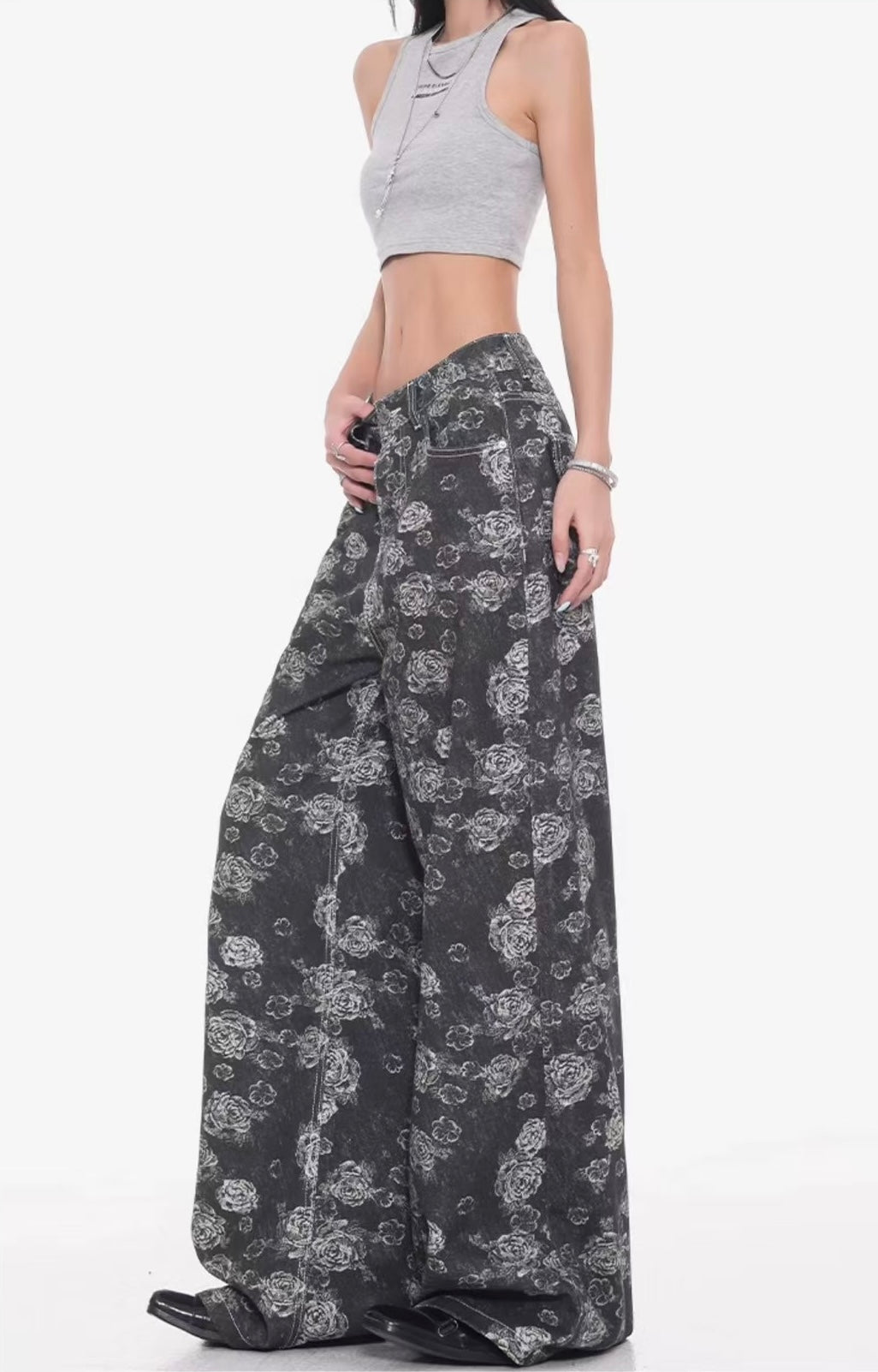 ג׳ינס היילי פרחים שחור